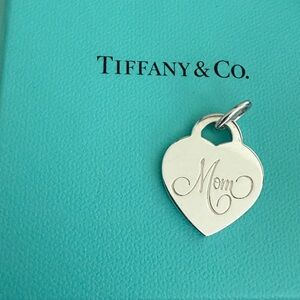 🩵Perfect for Mother’s Day - Tiffany& Co. Notes Inscribed “Mom” Medium Pendant